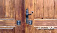 تعمیر درب چوبی باد کرده