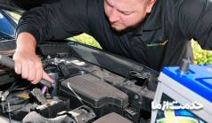 نصب باتری ماشین در محل