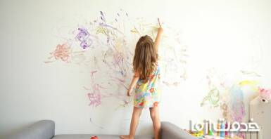 ترفندهای پاک کردن لکه ماژیک روی دیوار