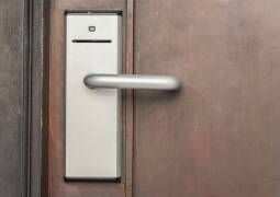 نصب قفل برقی