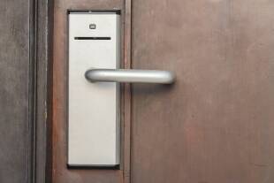 نصب قفل برقی