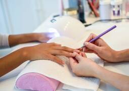 ژلیش ناخن بانوان