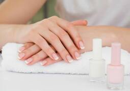 مانیکور و پدیکور بانوان
