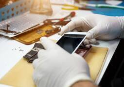 تعمیر و تعویض ال سی دی و تاچ گوشی