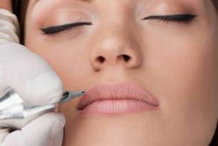 تاتو لب بانوان