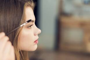 رنگ ابرو بانوان