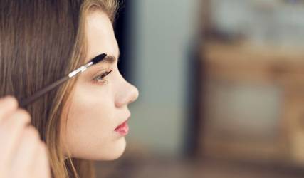 رنگ ابرو بانوان