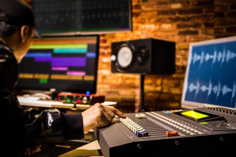 desktop head section image