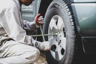تعویض لاستیک و تایر خودرو