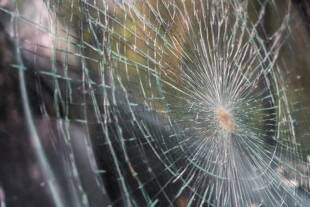 ترمیم شیشه اتومبیل