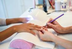 لاک ناخن بانوان در خانه