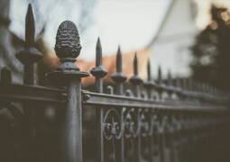 اجرا و ساخت نرده