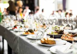 تهیه غذا و کترینگ