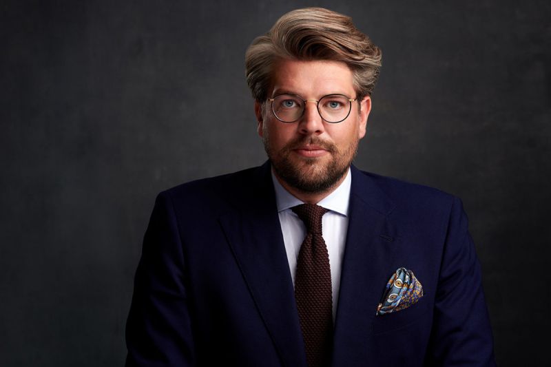 desktop head section image