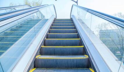 نصب، تعمیر و سرویس پله برقی