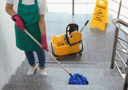 نظافت راه پله و مشاعات