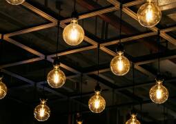 نصب هالوژن و چراغ سقفی