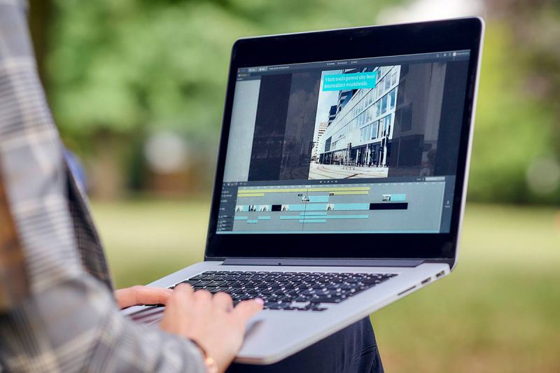 desktop head section image