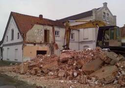 تخریب دیوار