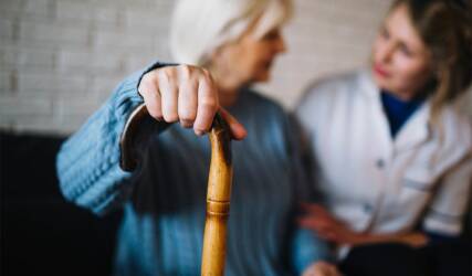 پرستار سالمند