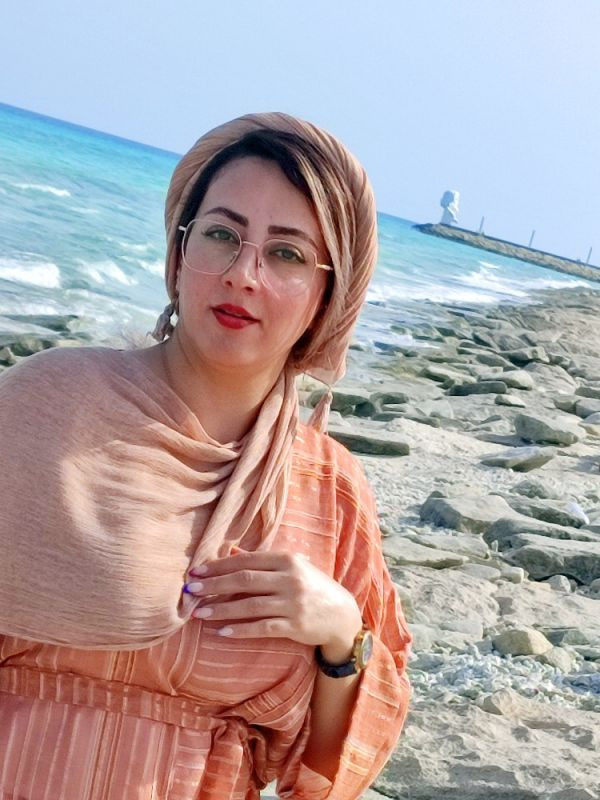 مریم زارع
