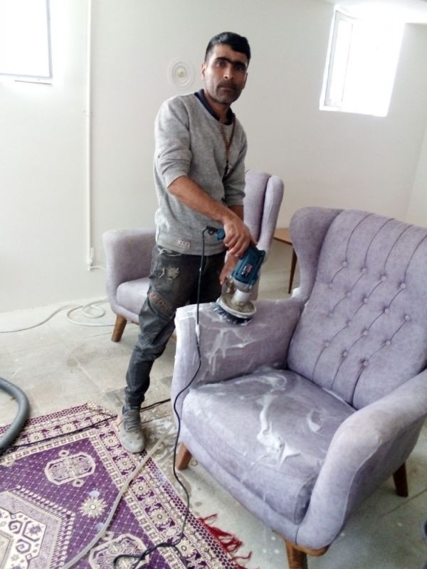 مهدی آخوند