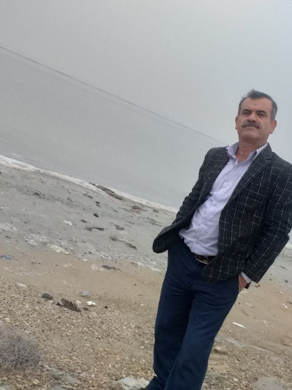 منوچهر شیخی