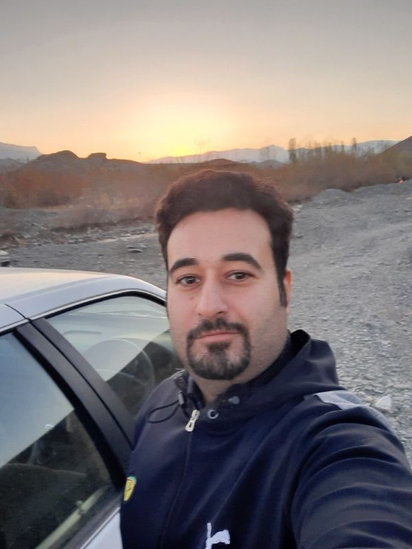 مسعود فرزاد