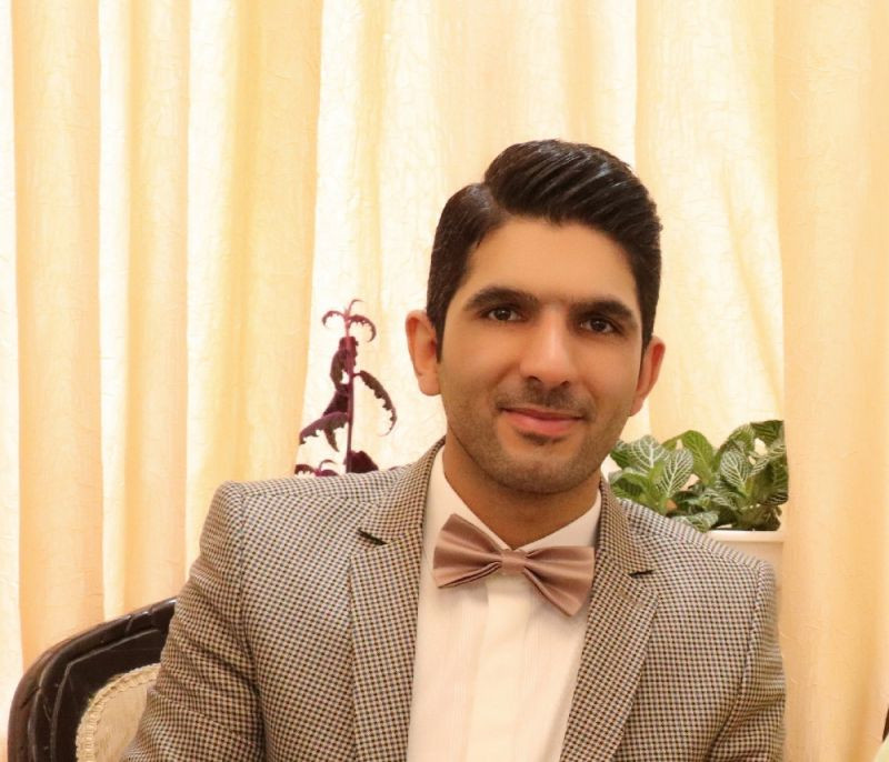 علی آیینی