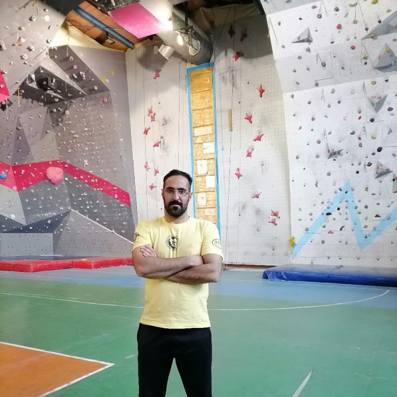 عباس اکبری