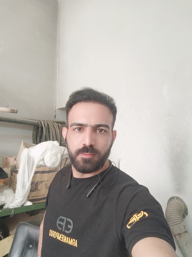 حسین صادقی