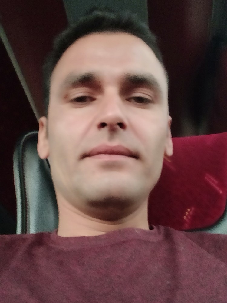 فرهاد عزیزی نادر
