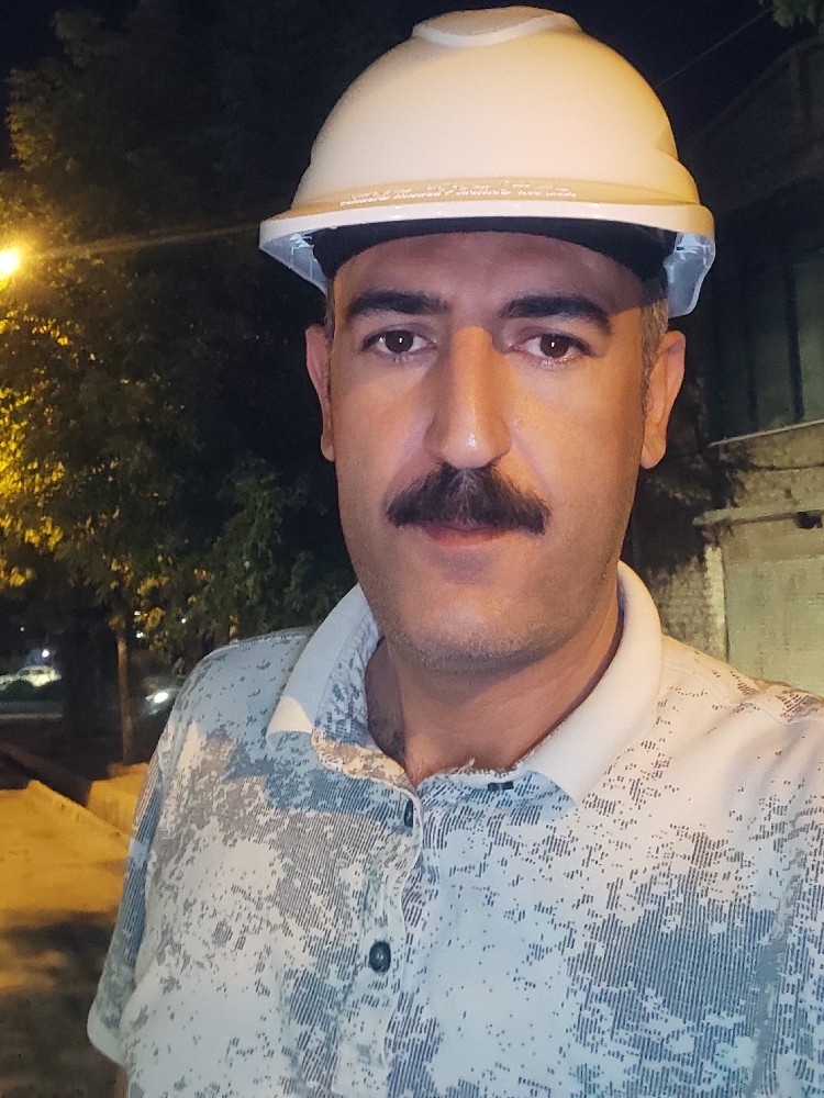 یونس نیک زاده