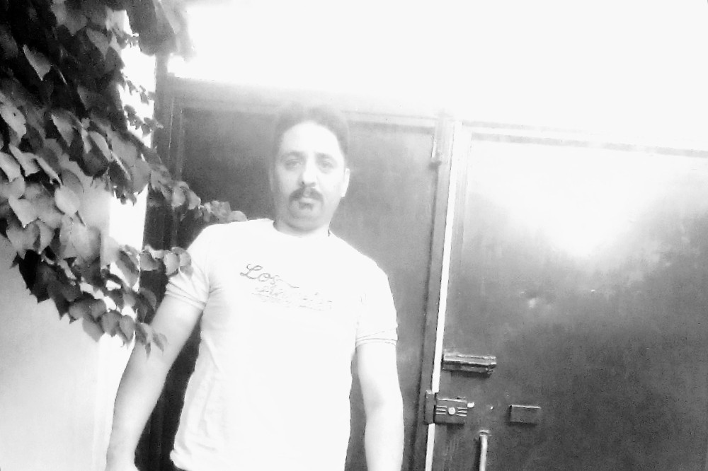 مهدی بهروز