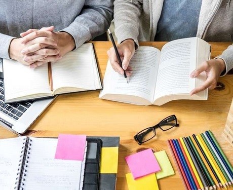 خانم ذاکرین