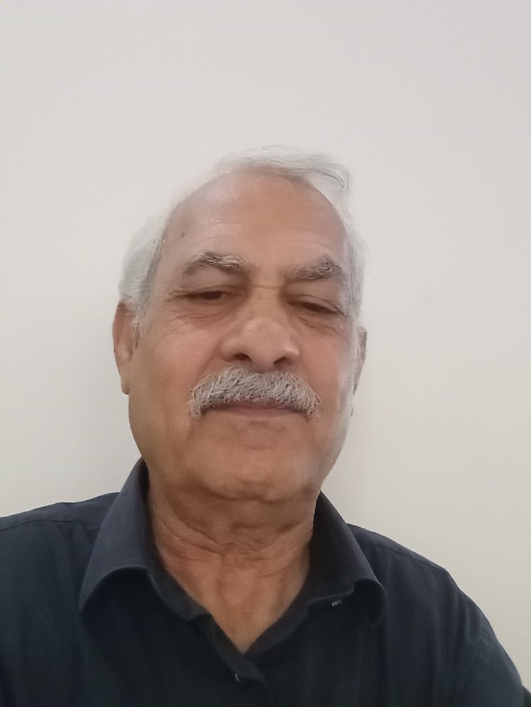 منوچهر ادیب