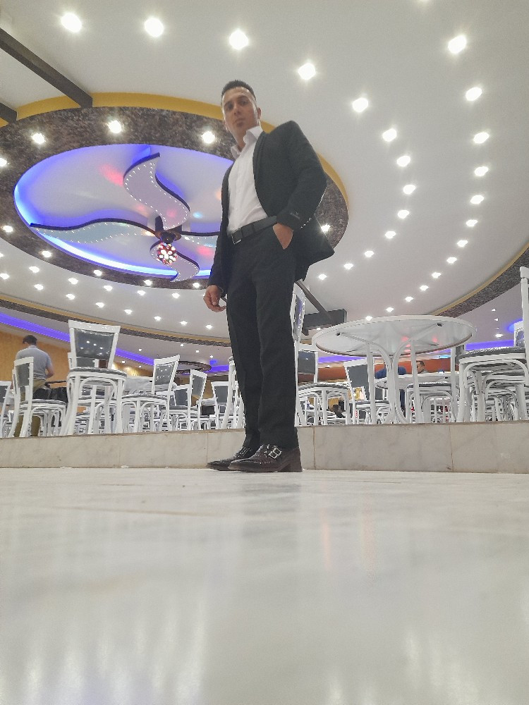 فرزاد بایرامی