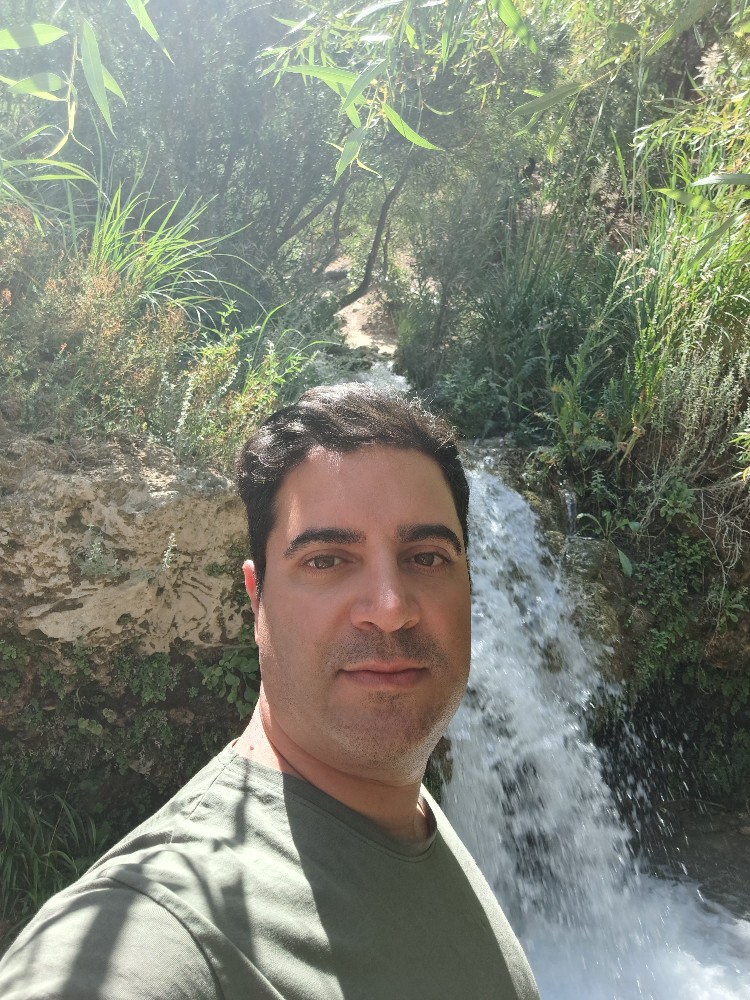 مهدی نقدی