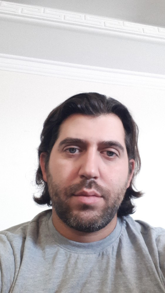 دیانوش غفاریان