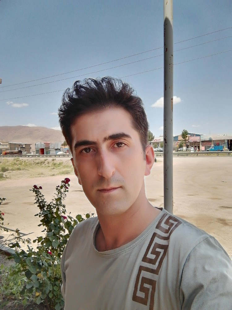 احسان کریمخانی نیا