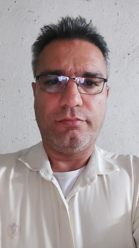 محسن حلوایی