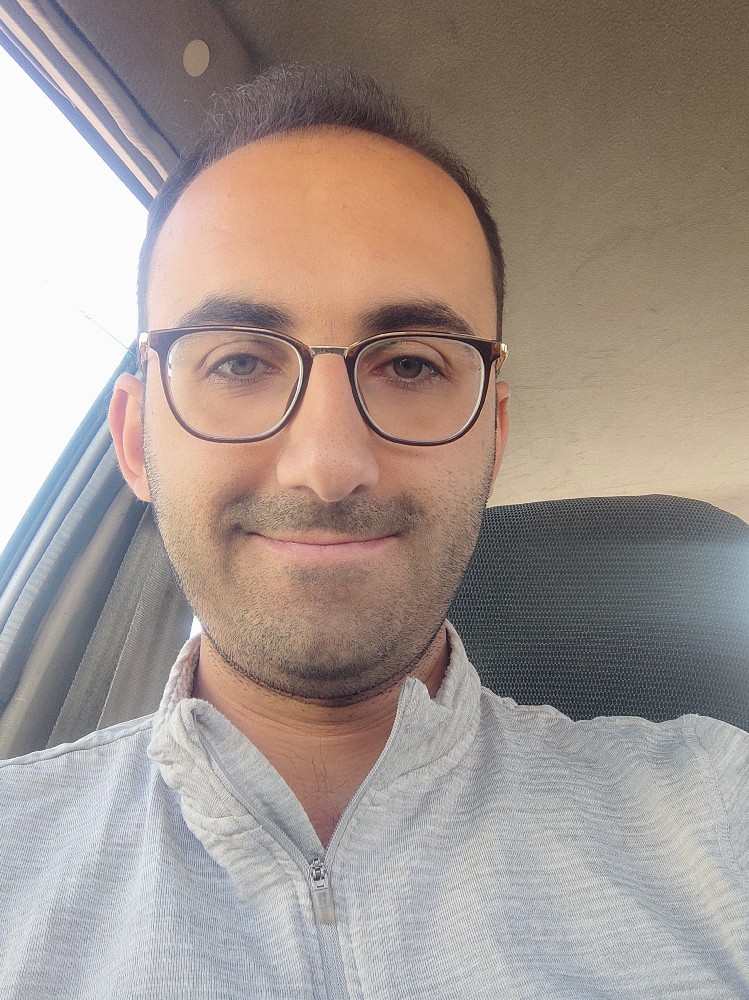 امیر محجوب
