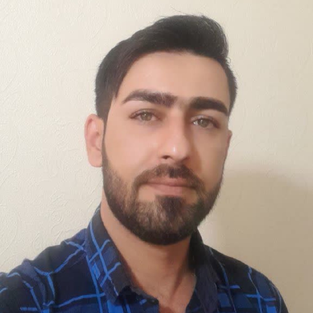 حسین غیوری