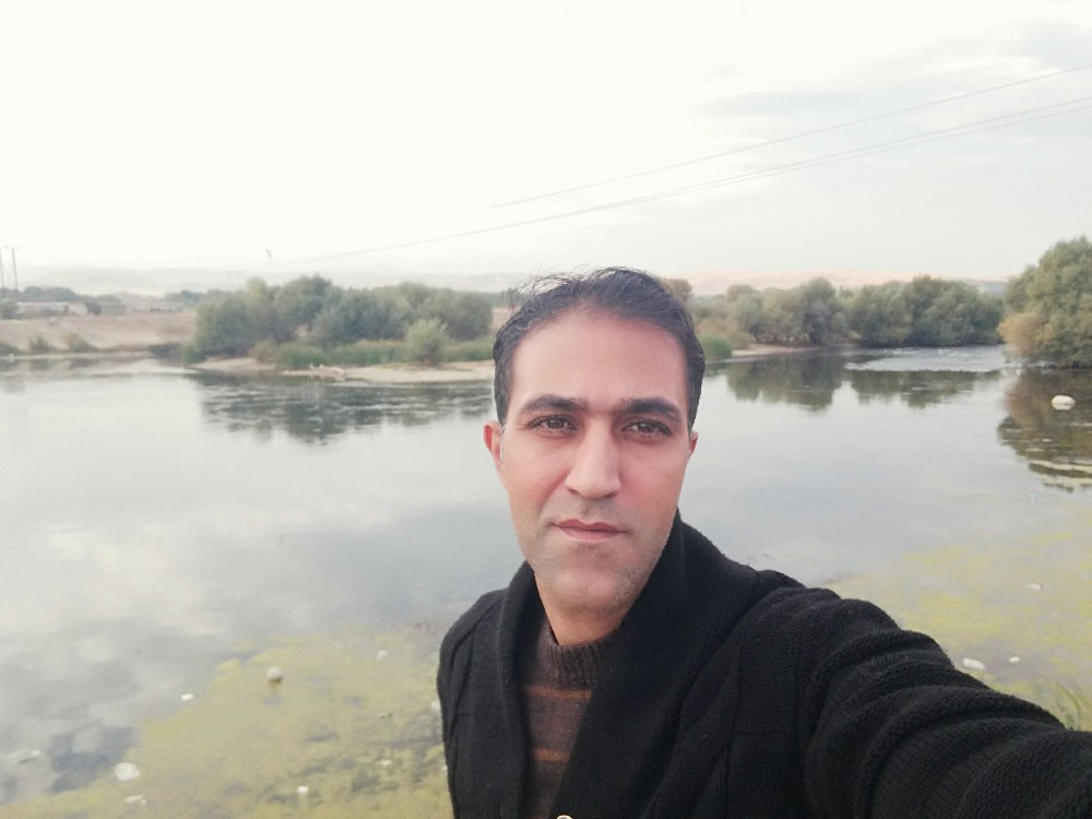 قاسم مرادزاده