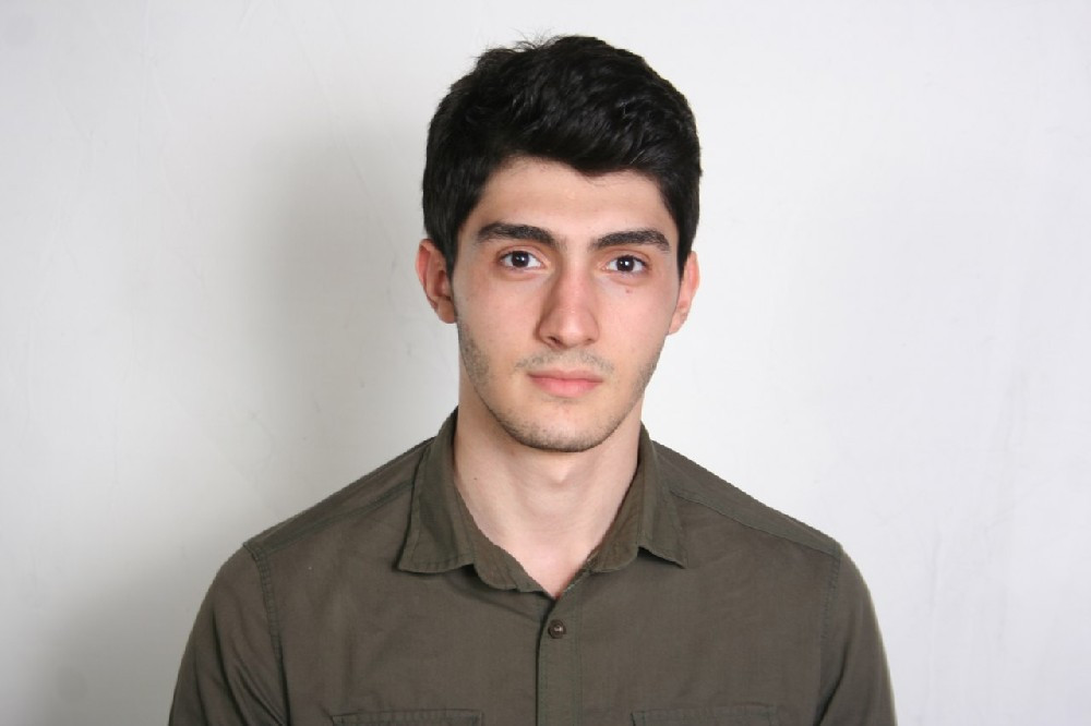 نوید نصرتی