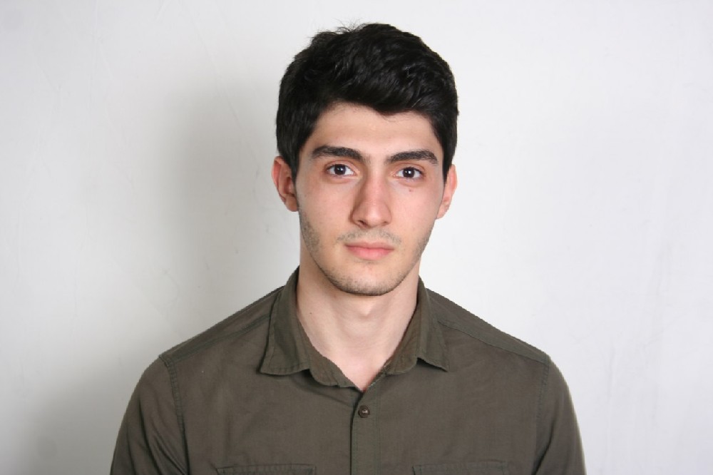 نوید نصرتی
