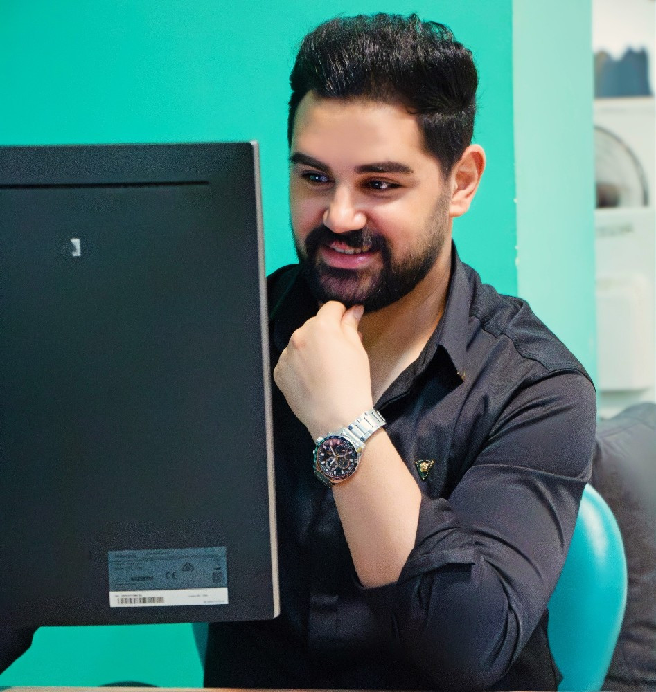 محمد رضا دهاقین