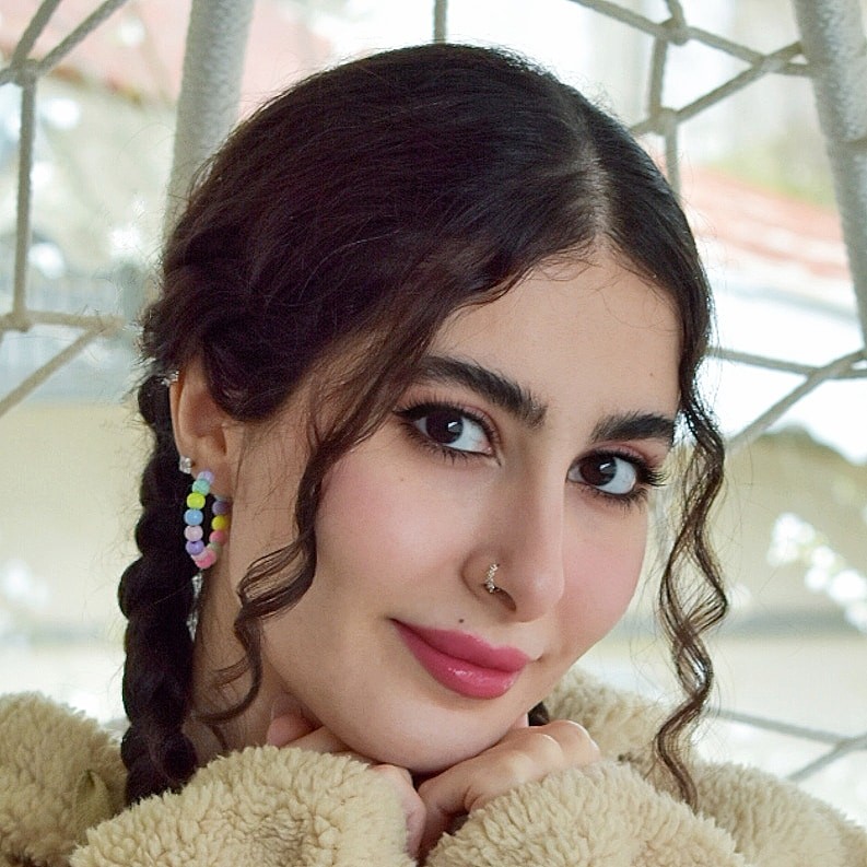 نیلوفر عادل زاده