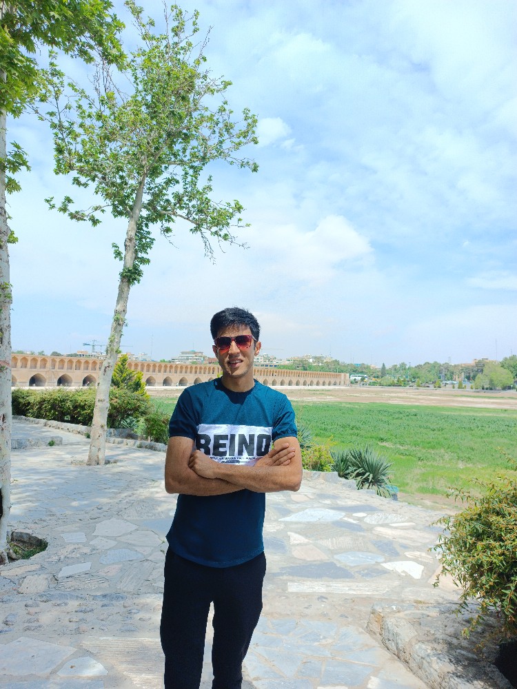 هادی حسن ابادی نژاد