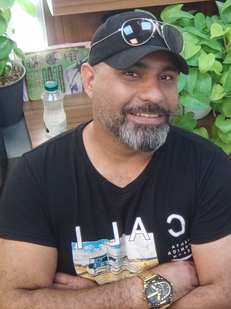 مبین ذبیحی ریگ چشمه